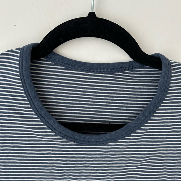 Lululemon 5 Year Basic Tee *Updated Fit
Delta Stripe White True Navy - Picture 4 of 10